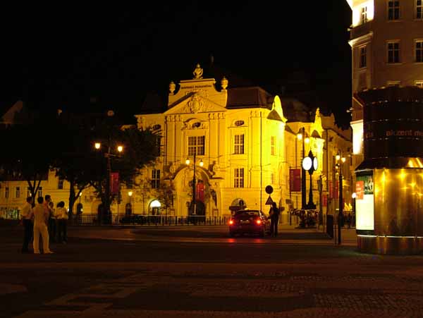 Reduta by night